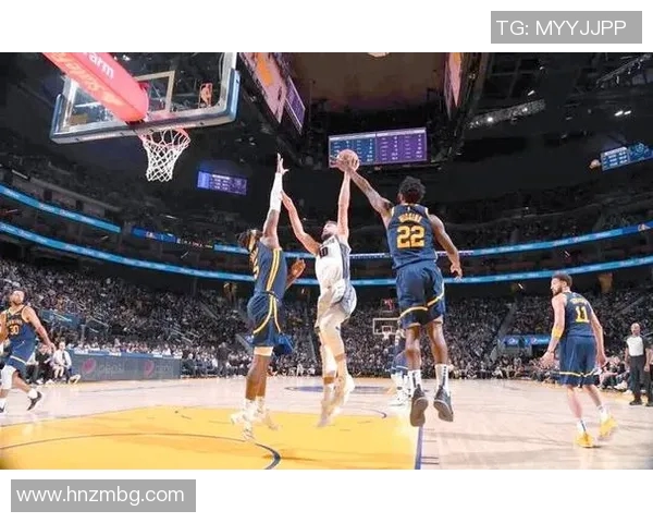 勇士队对阵国王队库里全场三双助力球队胜利